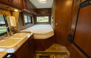 2017 Thor Motor Coach Freedom Elite 23H