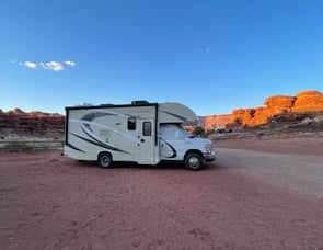 Thor Motor Coach Chateau 22B