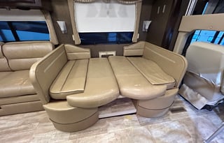 #14_40 ft Motorhome w/ bunks & 1.5 baths