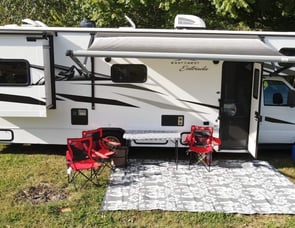 EAST TO WEST Entrada 2600DS