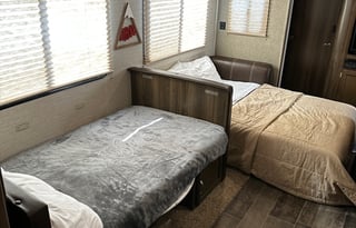 Fully Furnished, loaded RV-Bunkhouse!