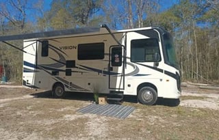 T2022 Entegra Coach Vision 27A - EASY TO DRIVE!