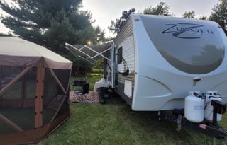 The Brownie NEWLY RENOVATED Sleeps 6 Must See !