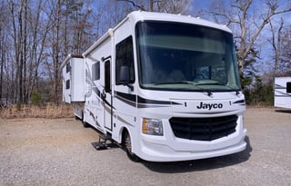 2018 Jayco Motorhome sleeps 10!