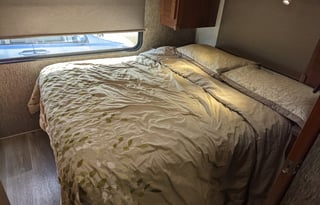 2018 Sunseeker -sleeps up to 6- Multilingual owner