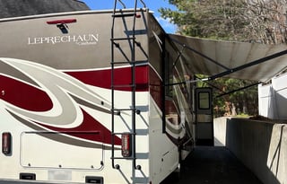 Clean Family RV Sleeps 5 Fully Equipped