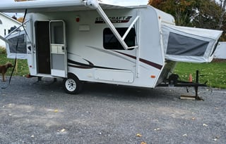 FOSTERS SHOOTING STAR 2013 STARCRAFT LAUNCH