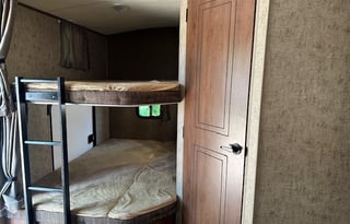 Book Now for Fall/Winter Camping - Sleeps up to 9