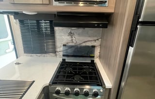 10person 2022 Sunset Trail. Practically brand new!