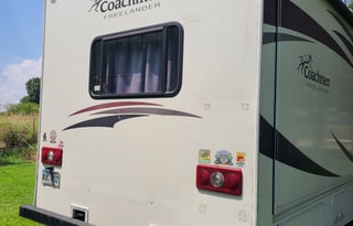 32ft Coachmen – Family Friendly, newly remodeled!