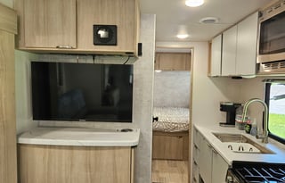 Tow-friendly Minnie Winnie for Easy Adventures