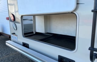 Festival Friendly RV Rental Sleeps 6