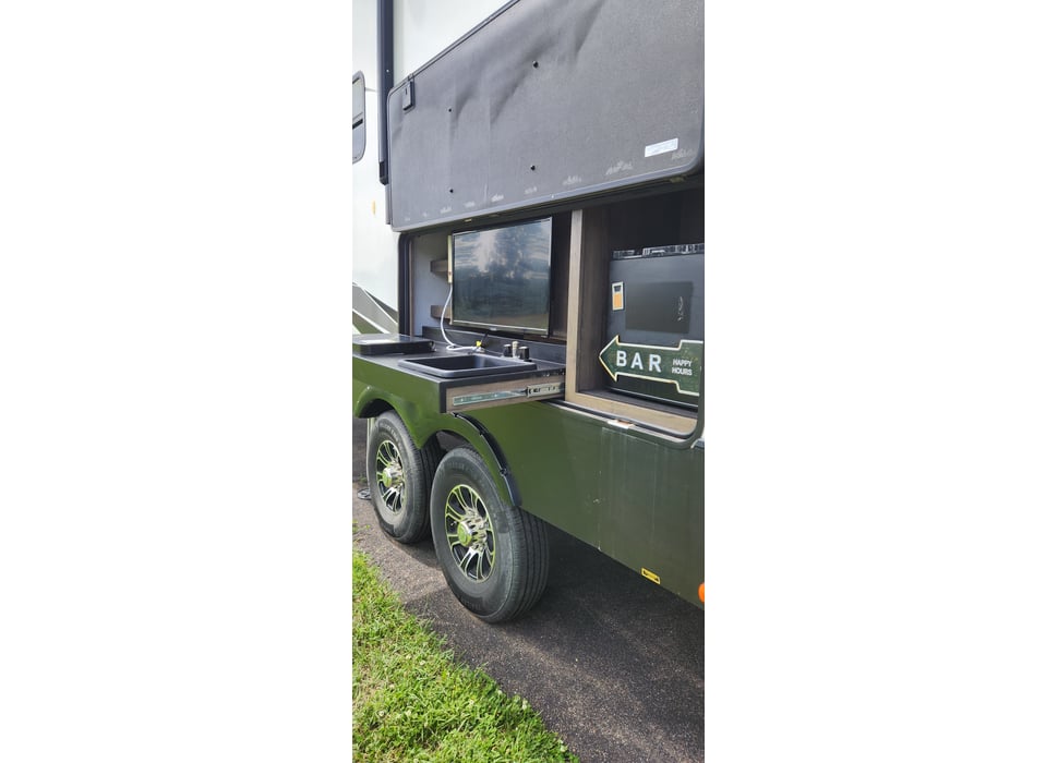 Fifth Wheel rentals in Hermantown