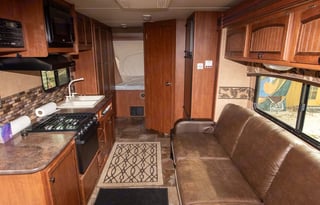 Fully Stocked Jayco | Easy Tow & Sleeps 6