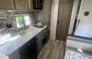 Pet-friendly 2021 Gulfstream - DELIVERY ONLY