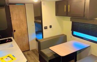 18 ft Easy tow Mini Vacation Travel Trailer