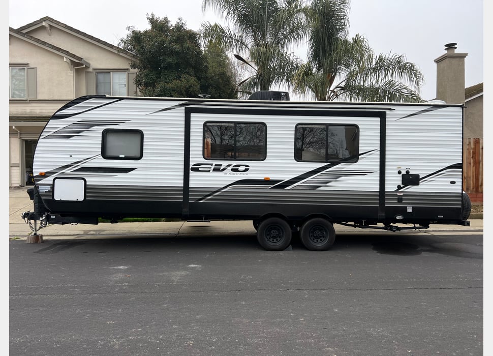 Travel Trailer rentals in Dixon