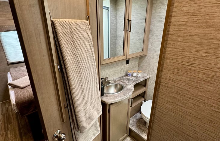 Luxury Bathroom, Anytime, Anywhere
No more public restrooms! Enjoy the privacy and comfort of your modern bathroom, complete with a shower, toilet, and sink. Start your mornings refreshed and ready.