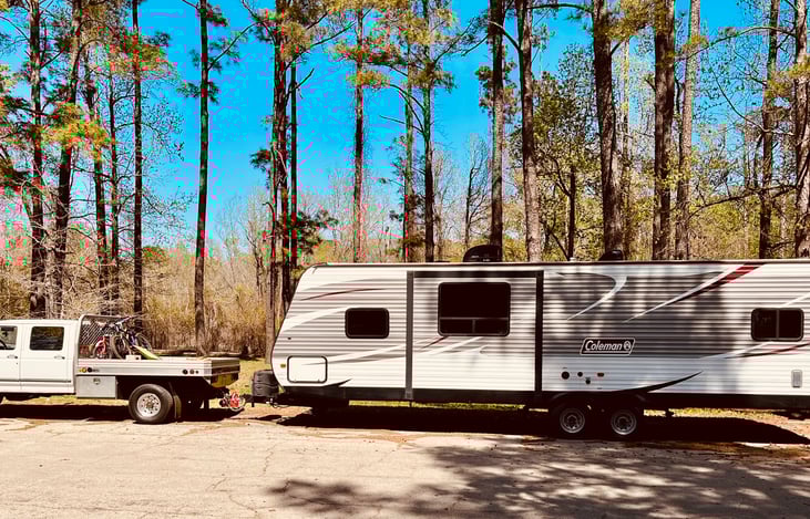 West side of the Toy Hauler.  This photo was taken at a park on San Rayburn Lake.