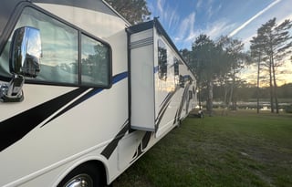 2022 Thor Motor Coach ACE 32.3