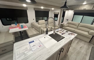 2024 EAST TO WEST Della Terra 292MK