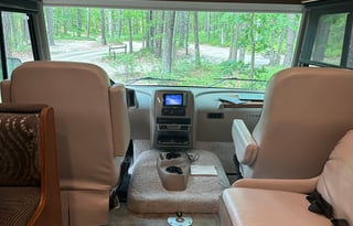 Winnebago-Superior Ride-Deluxe Living-Family Fun