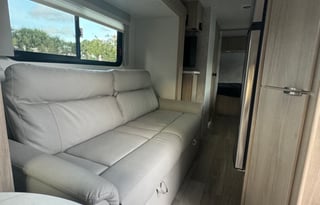 Winnie’s Road Adventures- 2024 Winnebago camper