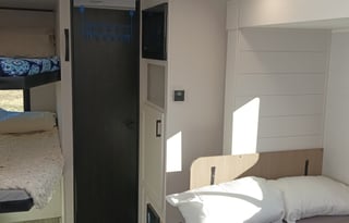 2026 LIGHTWEIGHT - SLEEPS 8 ANY TRUCK CAN PULL!