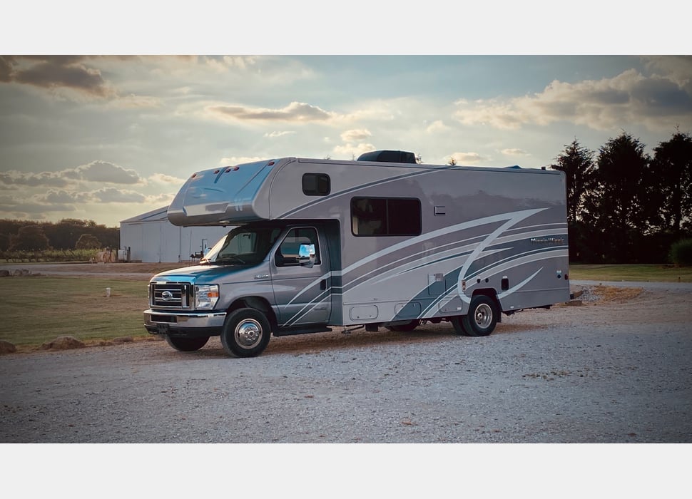 Class C Motor Home rentals in Chilton
