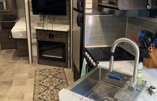 Family RV with bunk beds, queen bed, and more!