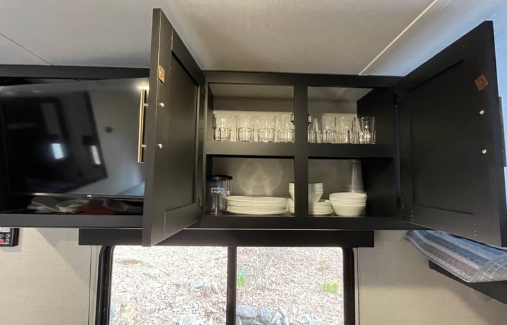 Dishware and glasses provided