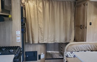 Classic Coachmen Comfort - Pet Friendly!