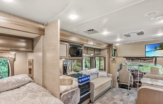 27:*NEW* 2022 Thor LUXURY KING Bed, 8Sleeper,Solar