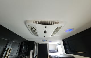 Forest River Cherokee Wolf Pup 16BHS