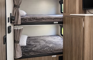 The Daybreak Retreat • Sleeps 8 TT-5G
