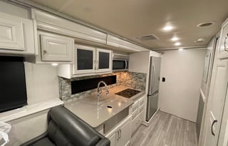 Luxury coach  34rx (CL14)