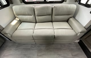 Montana Legacy | Large Luxurious RV with 5 slides