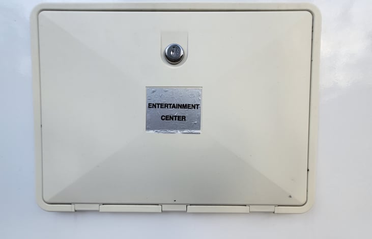 am/fm radio, two speakers, coax input, 12v DC