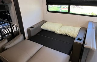 2022 Keystone RV Hideout 28BHSWE