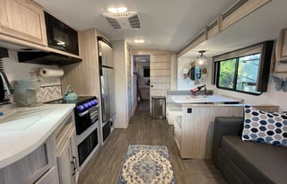 STUNNING + 2022 *Twilight* (Delivery Available)