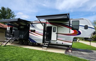 2023 Grand Design Momentum 399TH-R