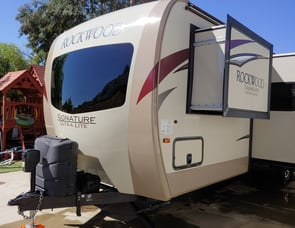 Forest River RV Rockwood Signature Ultra Lite 8311WS