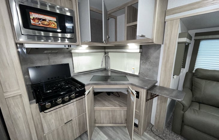 Kitchen - Fully equipped with Dishware, pot/pans, utensils, etc.