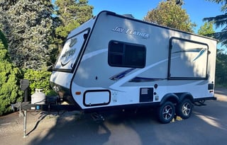 2017 Jayco JayFeather 7 Lightweight Hybrid tent RV