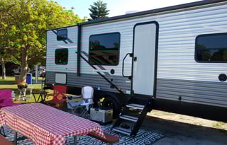 2021 East to West Silverlake King Bed & Bunks