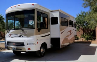 The Cozy Cruiser | Family Friendly Bunkhouse