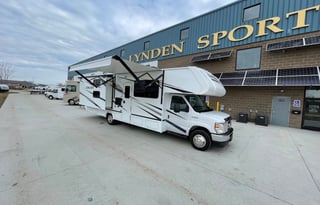 2022 GULFSTREAM WITH BUNK BEDS AND KIDS APPROVED