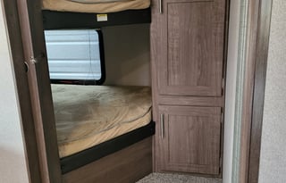 2019 Keystone RV Hideout 295BHS