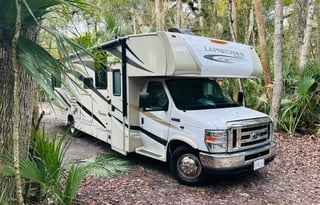 Pocket-Friendly Paradise: Spacious + 125 Miles