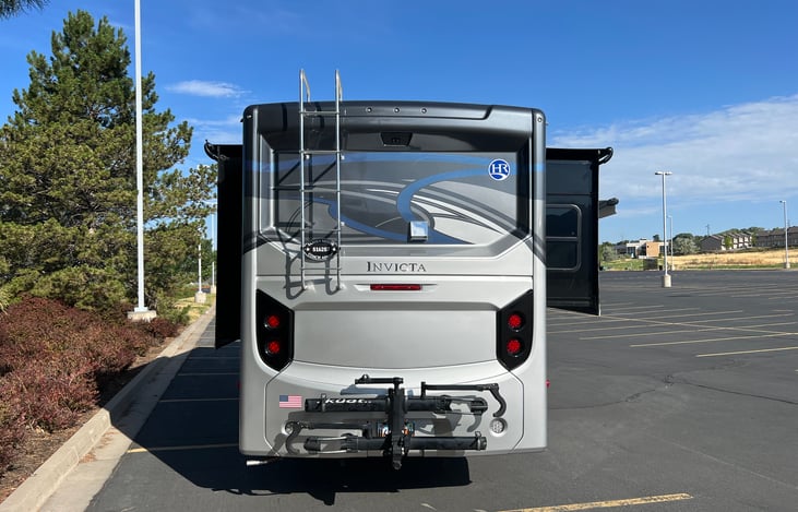 Notice the dryer vent on the back of the coach. Makes me so happy lol!
Also, the bike rack is available as an additional add-on!